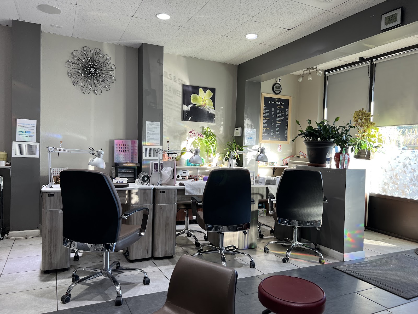 4-Ever Nails & Spa nail photo 1